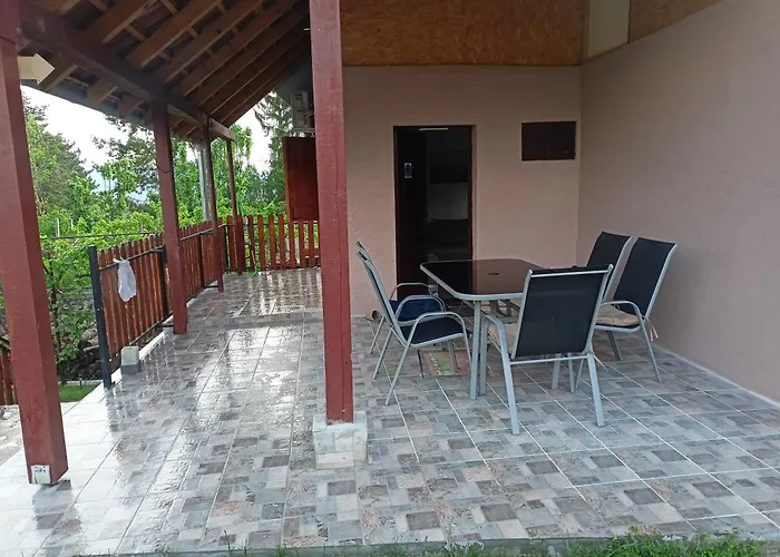 Vikendica I Hs 度假居 *