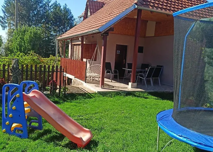 Vikendica I Hs 度假居 *